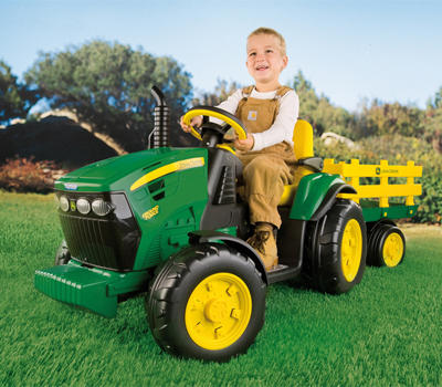 Caracteristici tehnice tractor cu remorca John Deere Ground Force.